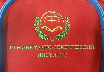 Вышивка на пледах и подушках 11